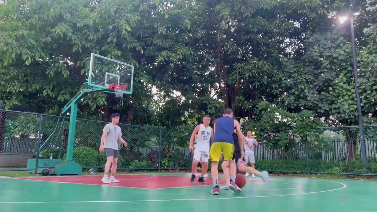 如何通过反馈分析提升篮球战术意识_1